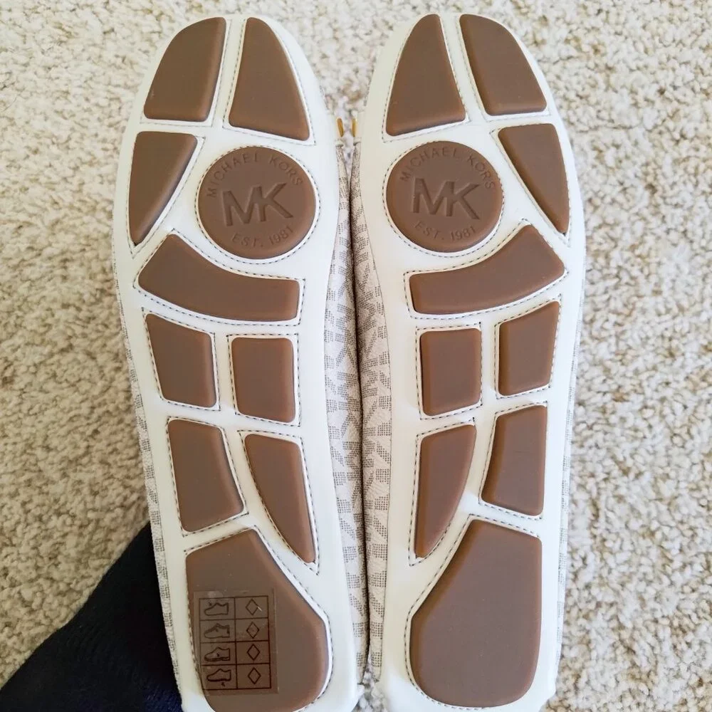 Michael Kors Fulton Studded Logo Moccasin size 7.5 color vanilla 49T8FUFR1B - Picture 15 of 15
